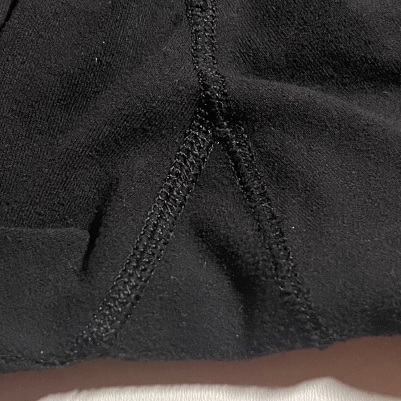Lululemon- Wunder Under Crops (20”) - Picture 8 of 9